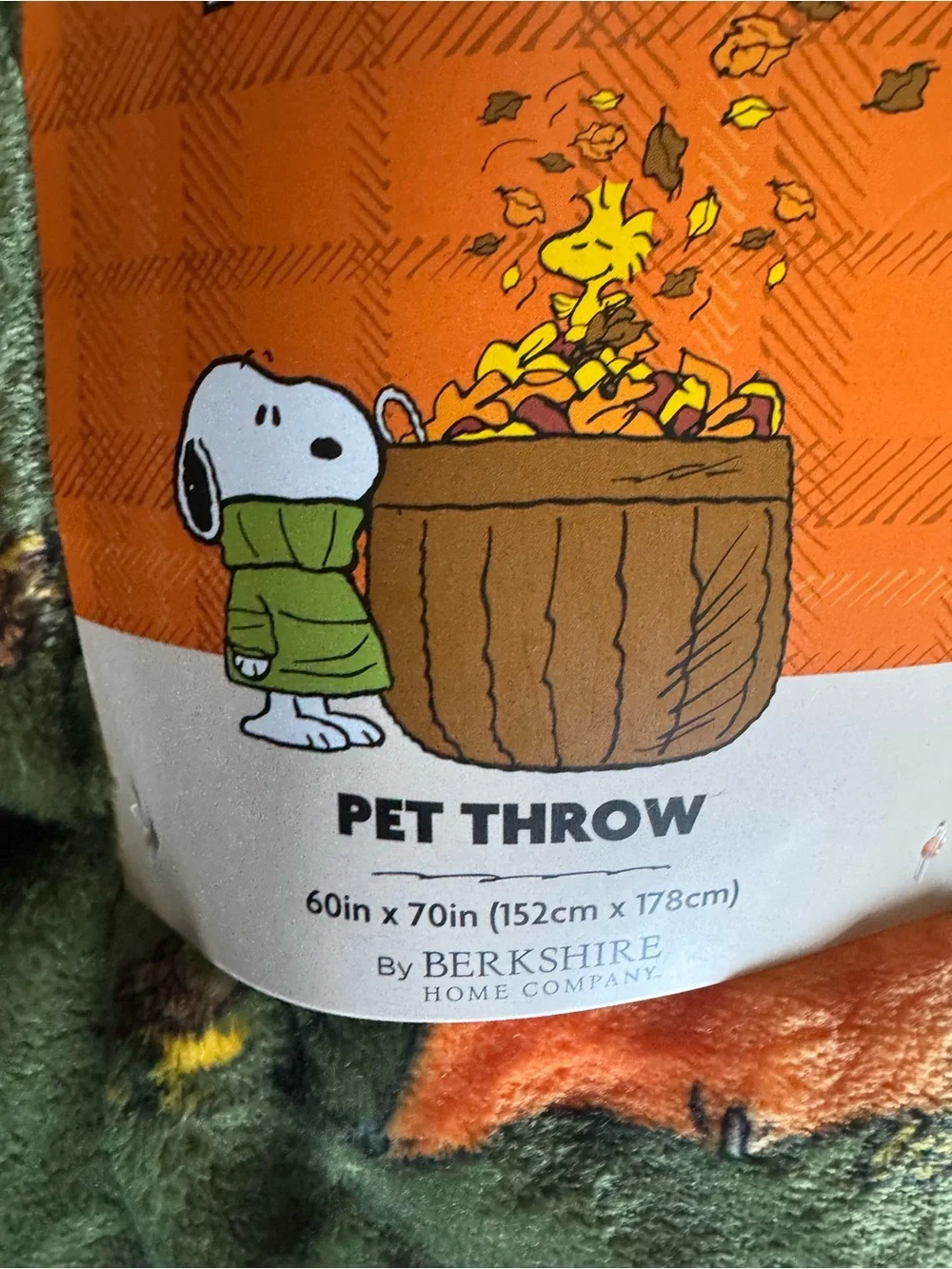 Berkshire Fall Halloween Thanksgiving Peanuts Throw Blanket Images of Snoopy